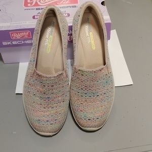 Sketchers reggae fest taupe nwt in box